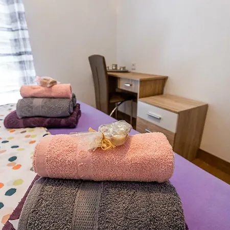 Obiteljska Kuca Za Odmor Futura Feriehus Milna (Brac)