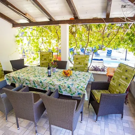 Holiday home Obiteljska Kuca Za Odmor Futura