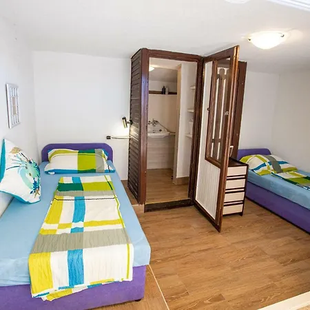 Obiteljska Kuca Za Odmor Futura Holiday home *